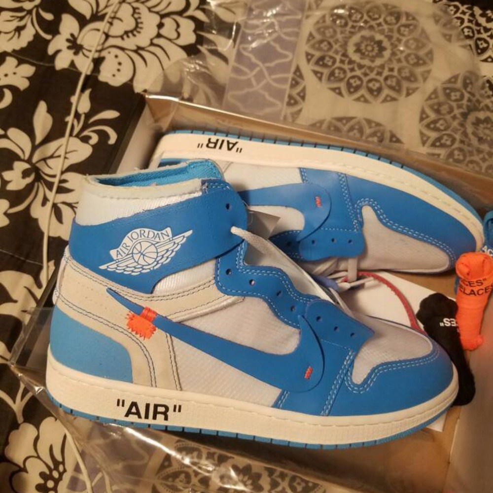Offwhite Jordan 1 - Picture 3 of 5